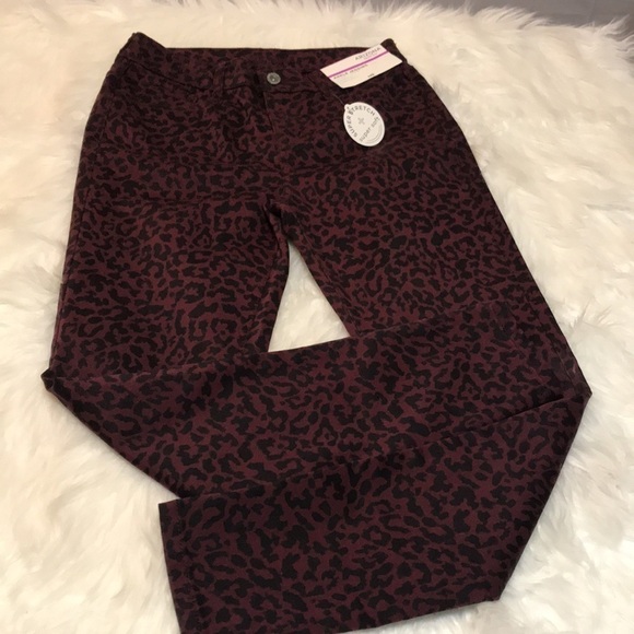 Arizona Jean Co. Animal Print Ankle Jegging - Picture 13 of 13